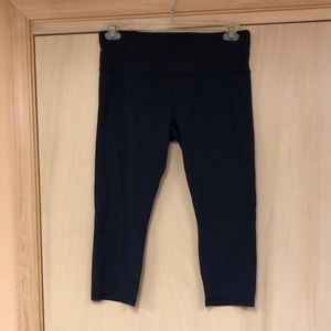 Navy Athleta Cropped Leggings